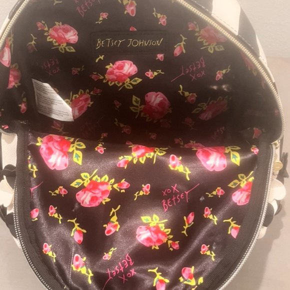Small Betsy Johnson New York black and white stripe mini backpack with hearts - Picture 2 of 6